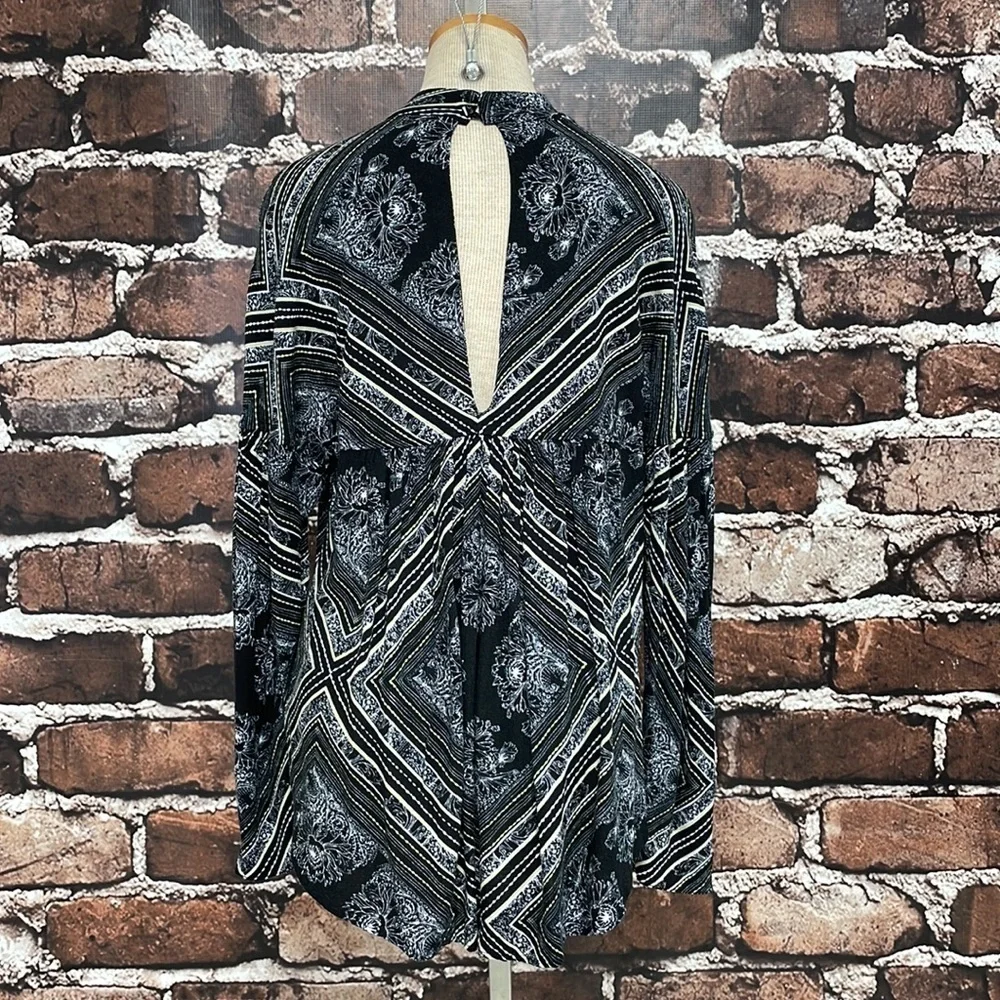 Free People Tunic Womens Small S Black Blouse Keyhole Long Sleeve Geometric